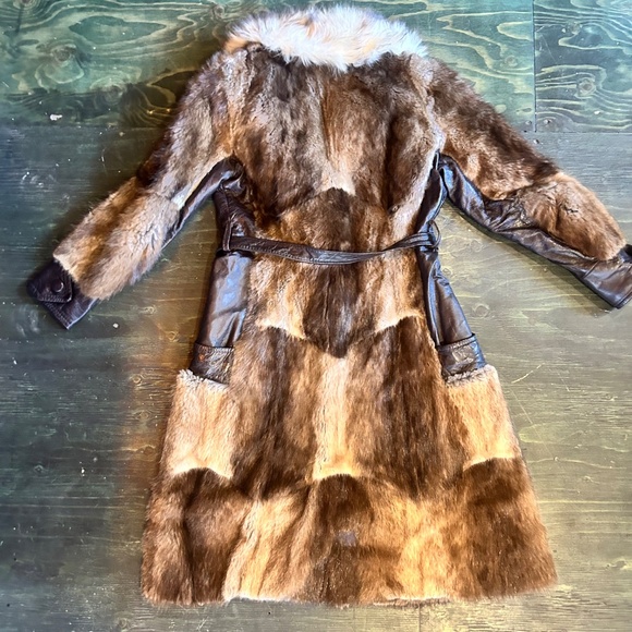 Fabulous Fur coat - Picture 11 of 11